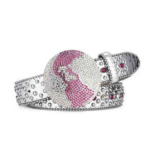 Boucle Globe en Strass avec Ceinture Argentée et Rose Cloutée - Product Image 1