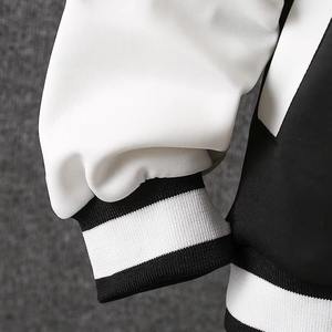 Chaqueta Varsity de Invierno Personalizada con Parches de Chenilla, Bordado Elegante, Diseño Transpirable, Resistente al Viento e Impermeable, Estilo Urbano - Product Image 4