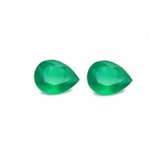 พลอยออนิกซ์สีเขียวธรรมชาติทรงลูกแพร์เจียระไนขัดเงา คุณภาพ AAA ขนาด 6x8 มม. น้ำหนักประมาณ 3.5 กะรัต สำหรับทำต่างหู - Product Image 3