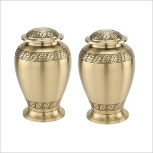 Urna de latón hecha a mano de estilo americano para adultos, tapa de urnas de Metal decorativa al por mayor para cenizas de mascotas, nueva llegada - Product Image 4