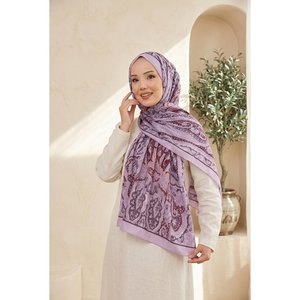 Serie de Chales con Patrones Étnicos Neva - Satén, Jersey, Rayón, Viscosa, Algodón - Pañuelos Hijab Lisos con Estampado de Leopardo Lila para Verano e Invierno Digital - Product Image 1