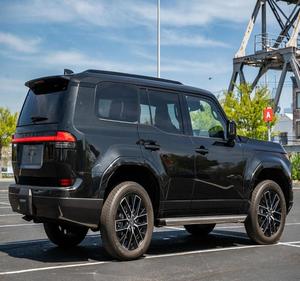 VENTE DE VOITURES D'OCCASION 2024 GX550 Premium+ 4.1-6L V6 atmosphérique SUV/Crossover Diesel Automatique Sièges en cuir Toit ouvrant panoramique - Product Image 3