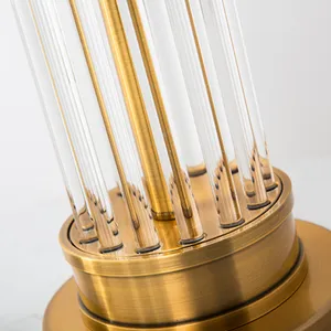 Lampe de bureau LED AuraMosaic au design simple, base d'ampoule E26, corps en cristal, abat-jour en métal, alimentation portable 5V DC pour chambres et salles. - Product Image 2