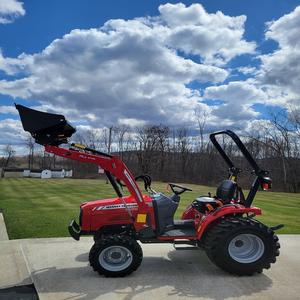 Massey Ferguson 1526 ya está disponible al por mayor con calidad superior y entrega rápida directamente a su granja - Product Image 6