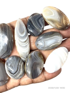 Agate de Botswana blanche naturelle, pierre précieuse en vrac, cabochon, forme et taille mélangées, environ 20-40 mm. - Product Image 2