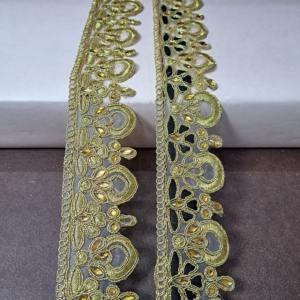 Red de poliéster suave secuencia metálica bordado rhinestone encaje tacto suave para ropa de novia Lehenga decoración para exportación a granel - Product Image 1