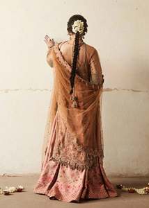 Lehenga Choli Anarkali pakistanais lourdement orné pour femmes avec broderie artisanale de style nuptial - Product Image 3