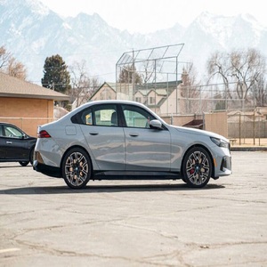 BMW i5 xDrive40 2025 ECONÓMICO Y ELEGANTE - Product Image 2