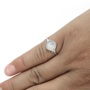 Anillo de piedras preciosas naturales con forma de cojín de Plata de Ley 925 de piedra lunar arcoíris de alta calidad para uso diario, joyería hecha a mano India - Product Image 3
