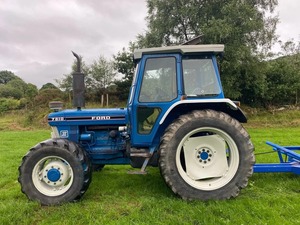 Ford 7810 série II 70HP 4WD entraînement par engrenages tracteur droit pompe boîte de vitesses moteur jantes revêtues de poudre casse câblage besoin d'attention - Product Image 2