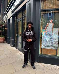 Chándal con estampado de abullonado y logotipo personalizado para mujer, conjunto de pantalones de chándal y Sudadera con capucha apilados, chándal de mujer de algodón 100% de alta calidad - Product Image 5