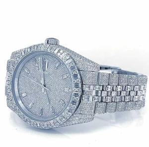 Montre en diamant Moissanite VVS glacée personnalisée de qualité d'exportation, luxe, ton argenté, métal, verre, disponible pour le prix d'exportation - Product Image 4