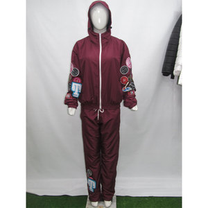 Conjuntos de chándal bordados personalizados Chaqueta y pantalones cortavientos unisex Trajes de dos piezas - Product Image 6