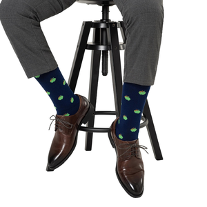 Vente en gros de chaussettes habillées en coton pour hommes avec logo personnalisé au design de fruits de dessin animé disponibles pour le travail quotidien et une tenue décontractée - Product Image 3