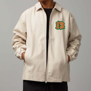 เสื้อโค้ชของผู้ชายเสื้อกันลมแบบมืออาชีพทำจากปากีสถานพร้อมโลโก้ด้านหน้าสไตล์ไฮสตรีทสำหรับเด็กผู้ชาย - Product Image 5