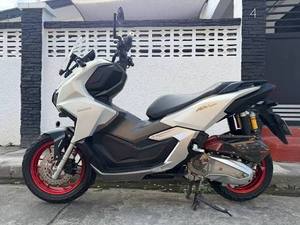 มอเตอร์ไซค์สปอร์ตสีดำ ADV350 350cc ปี 2024 มือสอง พร้อมกระจกบังลมและมอเตอร์แบบไร้แปรงถ่าน ความเร็วสูงสุดเกิน 80 กม./ชม. พร้อมใช้งานบนท้องถนน - Product Image 4