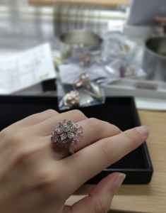 Bague en argent sterling 925 de qualité supérieure, classique, avec diamant en moissanite et pierre rose - Product Image 2