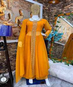 Opulent Coton Wearing Wear Kurta Dupatta Ensemble avec Travail de la Pierre de Luxe et Broderie Florale Kanchipuram Robe avec Opulent - Product Image 2