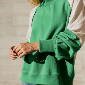 Sweat-shirt décontracté à manches longues et col montant pour femmes avec conception de blocs de couleurs Impression de logo personnalisé - Product Image 2