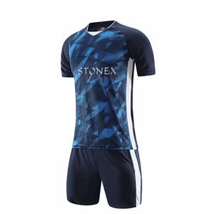 Uniformes de fútbol de equipo transpirables recién llegados uniformes de equipo de fútbol de diseño OEM hechos en fábrica para venta en línea - Product Image 1