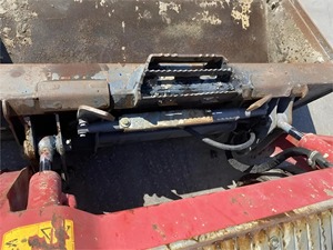 2019 TAKEUCHI TL8R utilisé Performance puissante meilleure Mini chargeuse sur chenilles compacte petite chargeuse compacte avec seau à vendre - Product Image 5