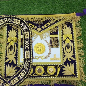 Conjunto de insignias masónicas de alta calidad, hecho a mano, con delantal, collar y accesorios con detalles bordados en oro. - Product Image 3