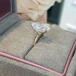 Anillo de Compromiso con Corte Ovalado Solitario Certificado por IGI, con Halo Oculto, Chapado en Platino y Rodio de 14K, Forma de Diamante Marquesa Geométrica - Product Image 3