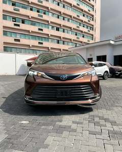 Toyota Sienna XLE d'occasion 2021 - Product Image 1