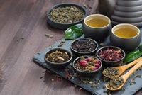 De nombreux thés aux fleurs aromatisés dissipent la chaleur, réduisent le stress, la fatigue et le sommeil profond