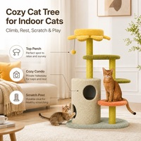 Structure d'escalade pour chat multi-niveaux moderne avec niche, poteaux à gratter en sisal écologiques, plateformes et jouet suspendu pour chats d'intérieur