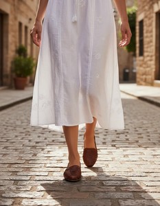 Mocassins plats pour femmes en cuir véritable marron, à bout pointu, tissés à la main, à enfiler, légers, respirants et élégants, pour la marche - Product Image 3