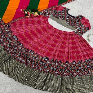 El último diseñador de algodón puro impreso bordado trabajo Lehenga Choli por FabZone - Product Image 2