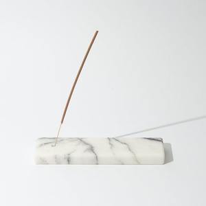 Soporte de incienso rectangular de mármol blanco hecho a mano de lujo con acento dorado, bandeja de quemador de palo de piedra decorativa moderna para spa en casa - Product Image 6