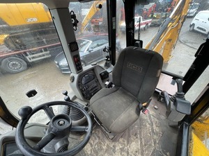 Chargeuse-pelleteuse JCB 3CX avec moteur et boîte de vitesses, matériel d'occasion, 3900 kg, 0-2000 heures - Product Image 3