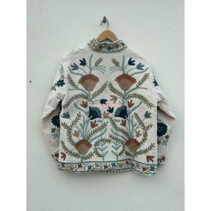 Veste d'hiver en velours brodée à la main Suzani, tendance indienne, pour femmes, veste courte Suzani, taille unique, veste courte matelassée - Product Image 2