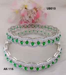 La meilleure qualité complète votre look ethnique avec ce superbe ensemble de bracelets traditionnels AD parfait pour les mariages et les festivals - Product Image 4