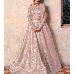Robe de mariée moderne en mousseline de soie faite à la main, grande taille, qualité supérieure, faible MOQ, avec volants et fleurs, longueur ras du sol, style indien pakistanais - Product Image 1