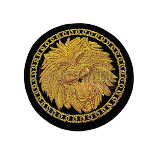 Insignias Bordadas de Alta Calidad con Detalle en la Confección y Fuerte Adhesión para Decoración de Ropa - Product Image 6