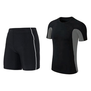 Ensemble de maillot de sport compressif pour homme, t-shirt à manches courtes et short respirant extensible pour l'entraînement en salle de sport - Product Image 4