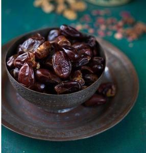 Bol en laiton artisanal orné pour offrir des fruits secs et des dattes lors de pendaison de crémaillère ou d'événements culturels - Product Image 3