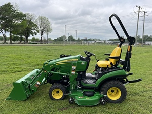 Tractor de jardín John Dee.re 1025R 185HP 4WD usado con bomba y cojinete de cortacésped de motor Cummins a la venta - Product Image 2