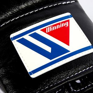 Dernier modèle de gants de boxe noirs personnalisés, gants de boxe professionnels en cuir véritable, équipement d'entraînement pour le sparring, gants de boxe Muay Thai - Product Image 5