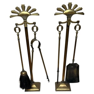 Ensemble d'outils de feu en laiton vintage avec finition antique et poignées élégantes parfait pour la décoration de cheminée classique et l'utilisation traditionnelle - Product Image 2