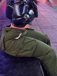 Pantalon de jogging cargo multi-poches au design personnalisé Pantalon léger et élégant pour femme Pantalon cargo à séchage rapide de qualité supérieure pour femmes - Product Image 2