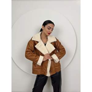 Abrigo de Piel Sintética Extra Grande para Mujer, Modelo 1077 - Product Image 2