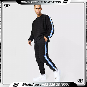 Dernier modèle de vente en gros de sweatshirt et jogger de sport personnalisés pour hommes survêtements - Product Image 2