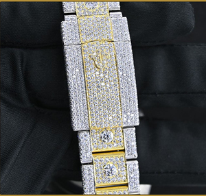 นาฬิกาโมอิสซาไนต์ขายดีอันดับต้นๆ พร้อมเพชรระดับความใส VVS ประดับเต็มเรือน สามารถใส่โลโก้ได้ตามต้องการ ในราคาขายส่ง - Product Image 5