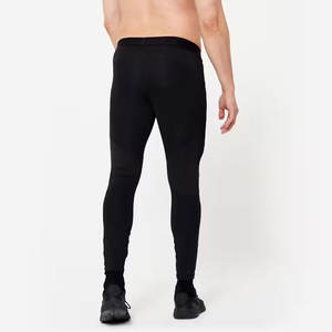 Vente en gros de shorts de yoga pour femmes avec logo solide à l'avant pantalons de sport personnalisés et conception directe d'usine vêtements de fitness OEM - Product Image 2