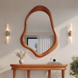 Elegante Marco de espejo de pared de madera con acabados artísticos y artesanía de primera calidad perfecta para la estética interior moderna - Product Image 1