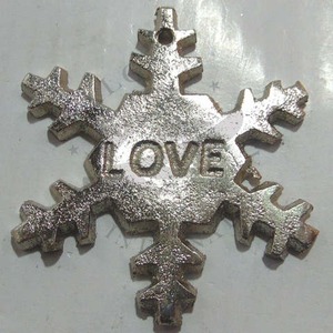 Adorno colgante de Navidad Metal Aluminio Copo de nieve Níquel Decoración de árbol de Navidad Alta calidad - Product Image 6